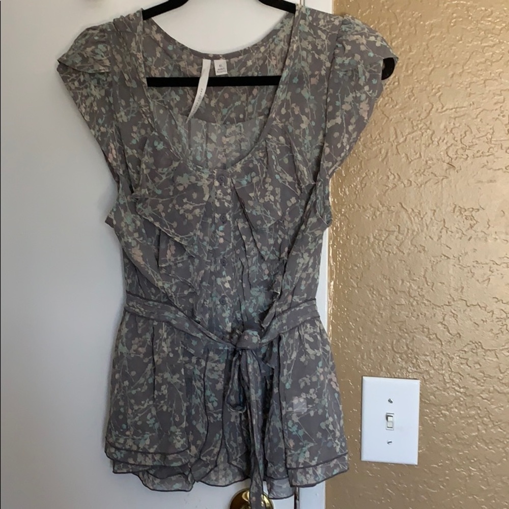 Lauren Conrad top